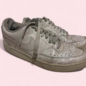 Nike women’s Cream and Gray Shoes